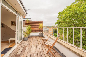 Stylish Flat near Kensington with Spacious Balcony